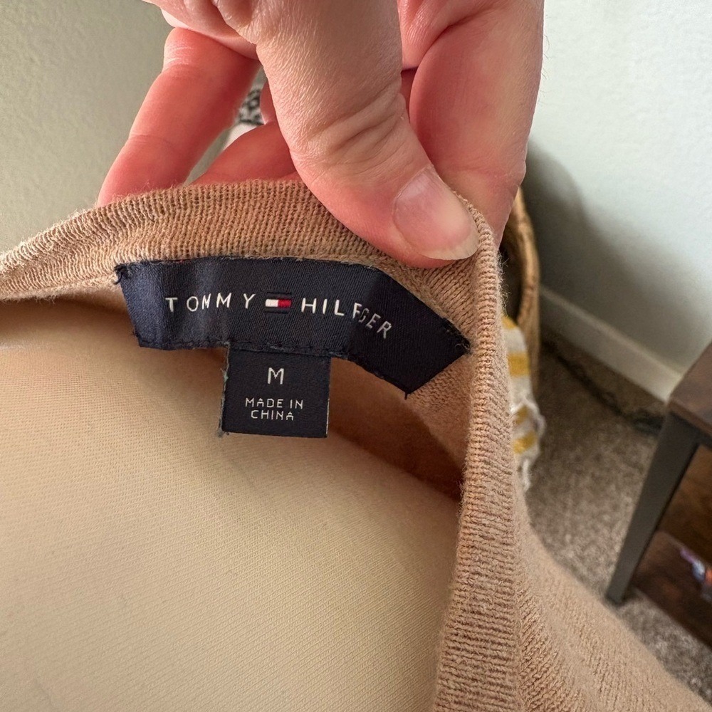 Tommy Hilfiger V-Neck Argyle Cotton Sweater - Women's Medium - Picture 4 of 7